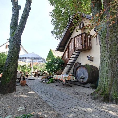 Gasthaus Zum Hirschen Oberrimsingen Екстериор снимка