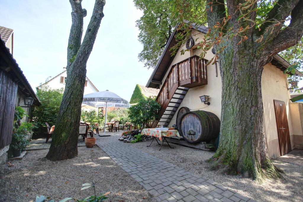 Gasthaus Zum Hirschen Oberrimsingen Екстериор снимка