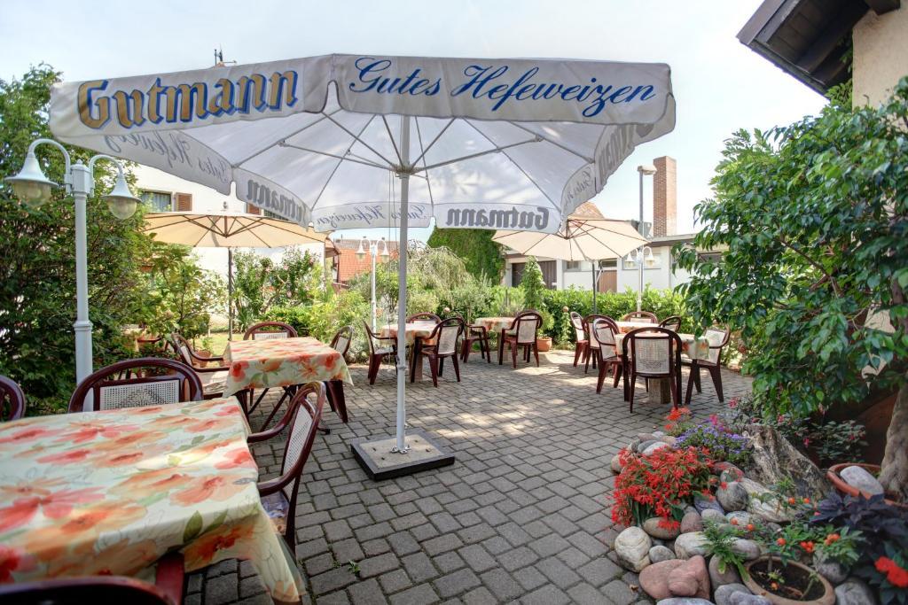 Gasthaus Zum Hirschen Oberrimsingen Екстериор снимка