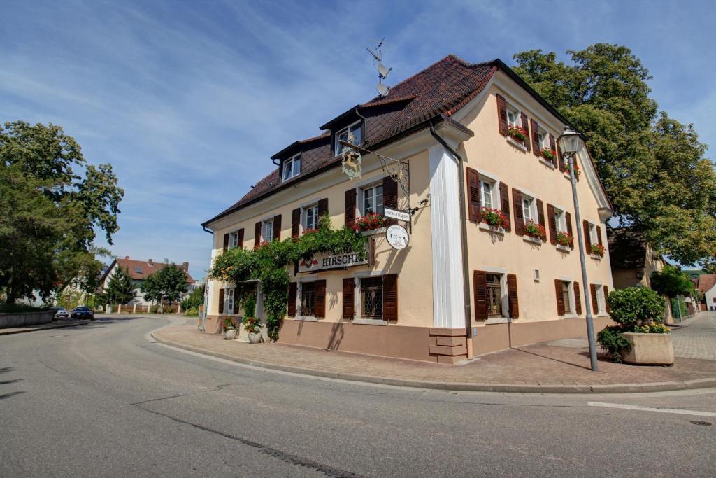 Gasthaus Zum Hirschen Oberrimsingen Екстериор снимка